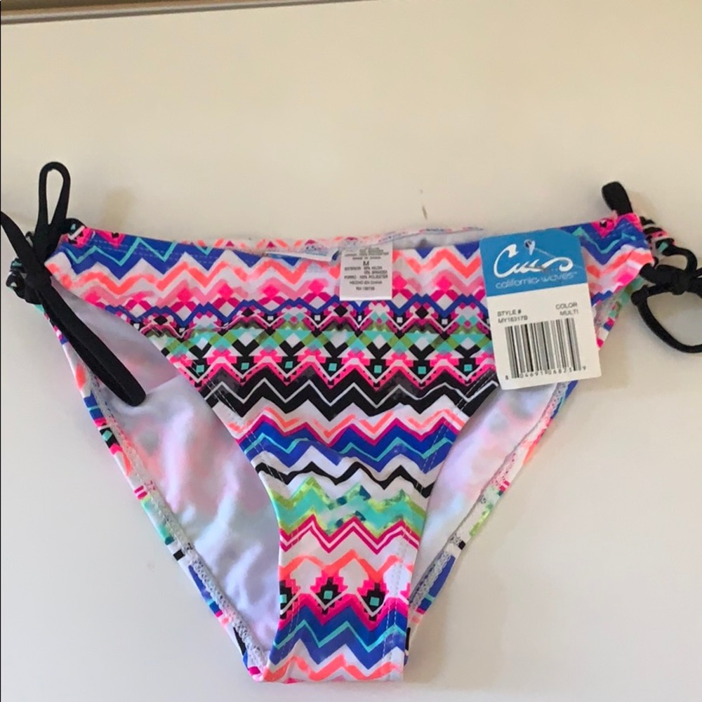 Size medium California Waze bikini bottom